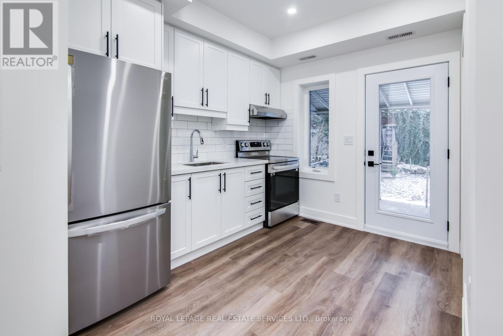 M - 716 Logan Avenue, Toronto, Ontario  M4K 3C6 - Photo 10 - E12468371