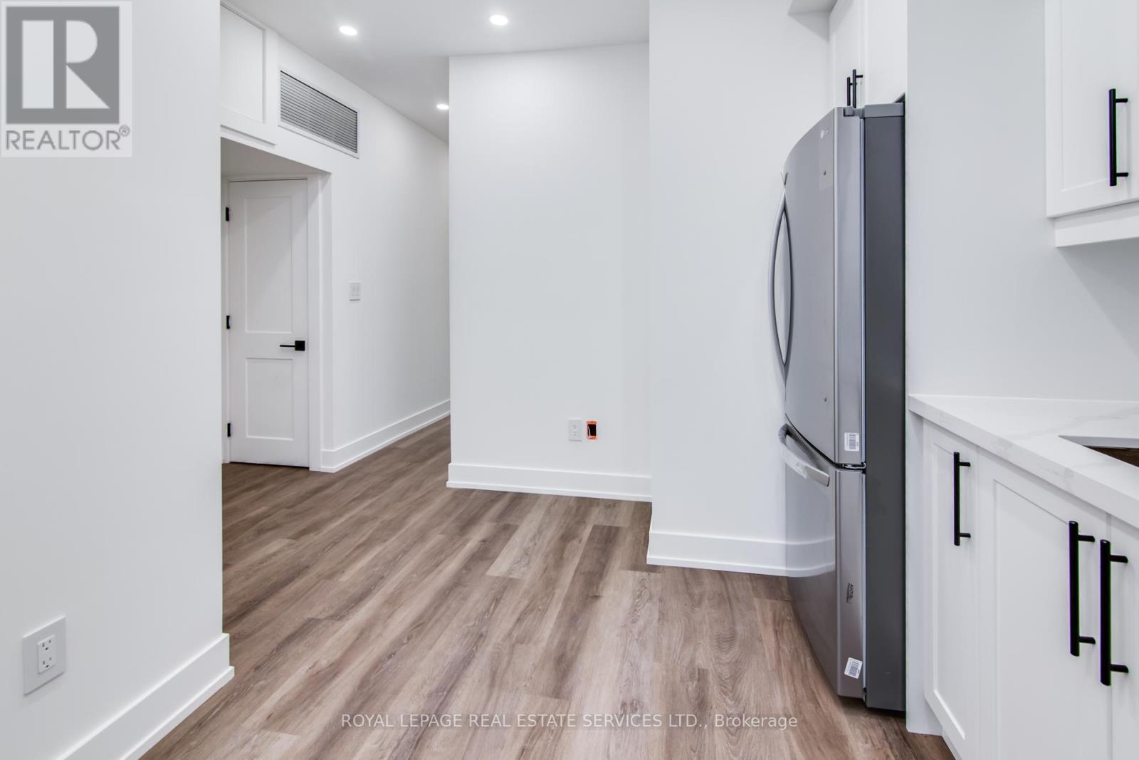 M - 716 Logan Avenue, Toronto, Ontario  M4K 3C6 - Photo 12 - E12468371