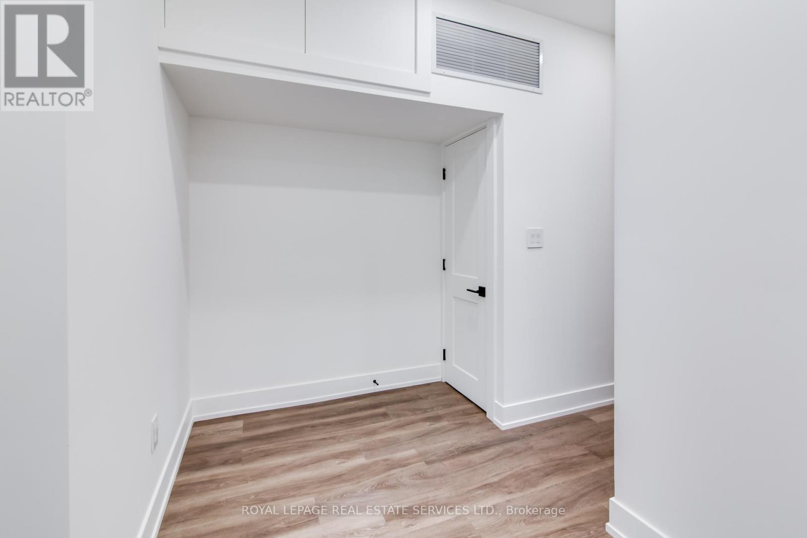 M - 716 Logan Avenue, Toronto, Ontario  M4K 3C6 - Photo 13 - E12468371