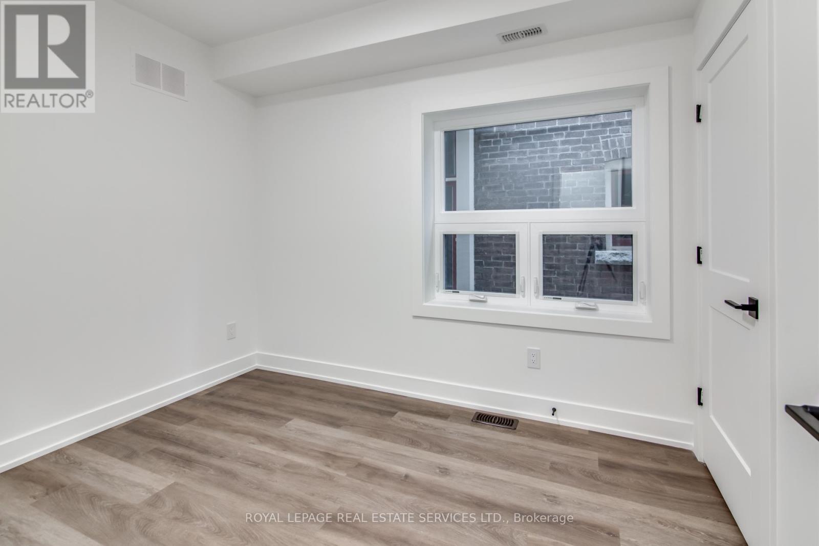 M - 716 Logan Avenue, Toronto, Ontario  M4K 3C6 - Photo 15 - E12468371