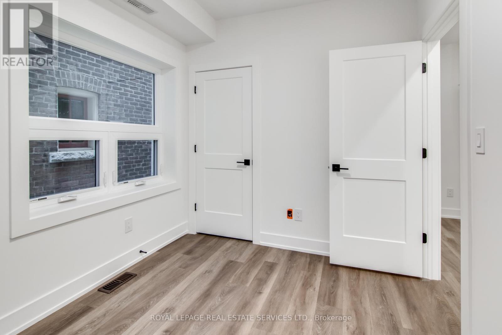 M - 716 Logan Avenue, Toronto, Ontario  M4K 3C6 - Photo 17 - E12468371