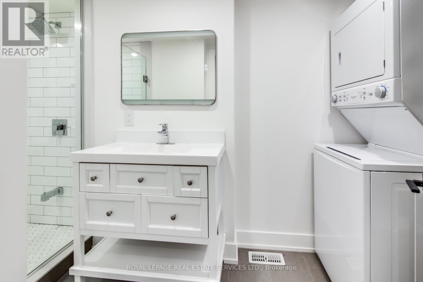 M - 716 Logan Avenue, Toronto, Ontario  M4K 3C6 - Photo 19 - E12468371