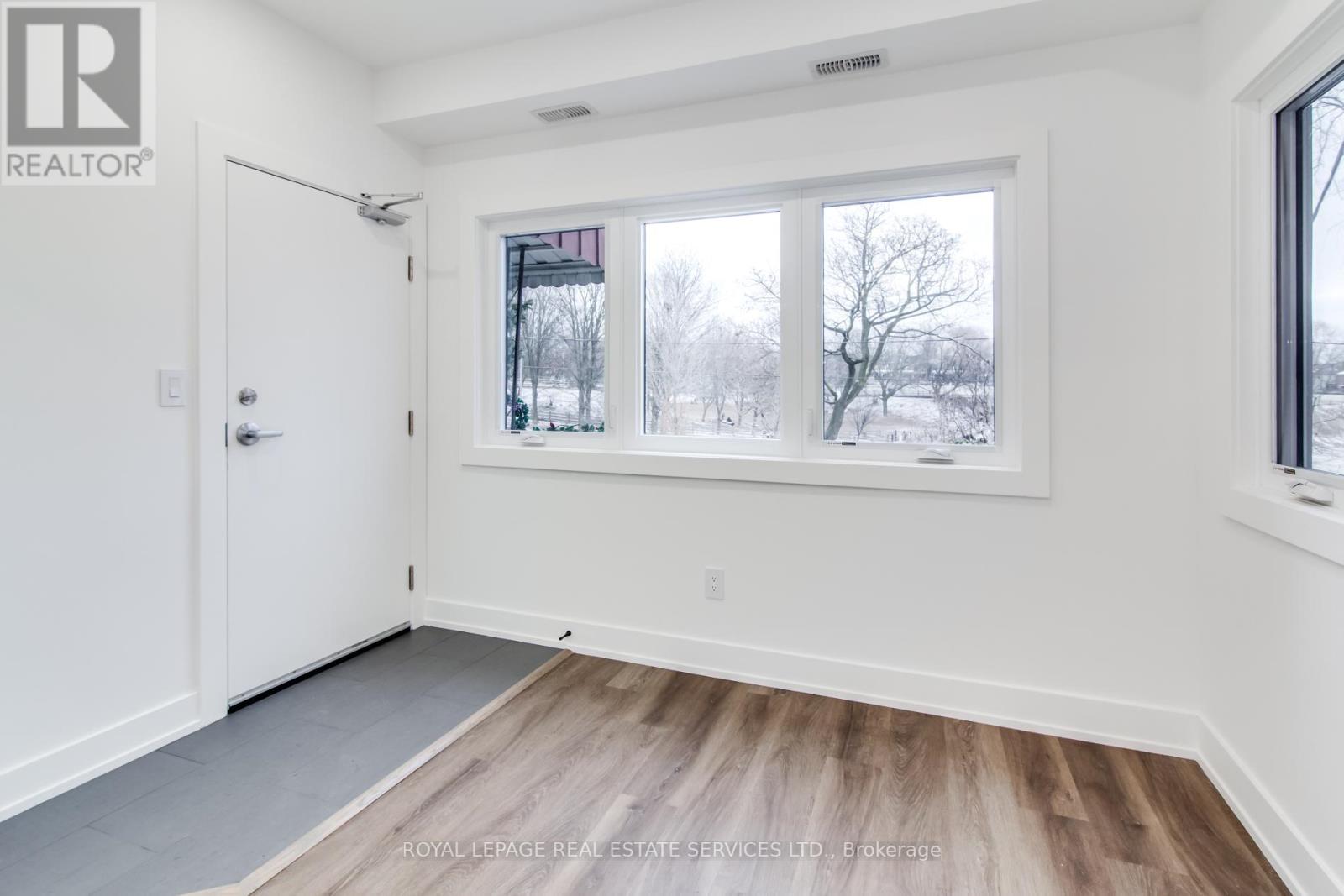 M - 716 Logan Avenue, Toronto, Ontario  M4K 3C6 - Photo 2 - E12468371