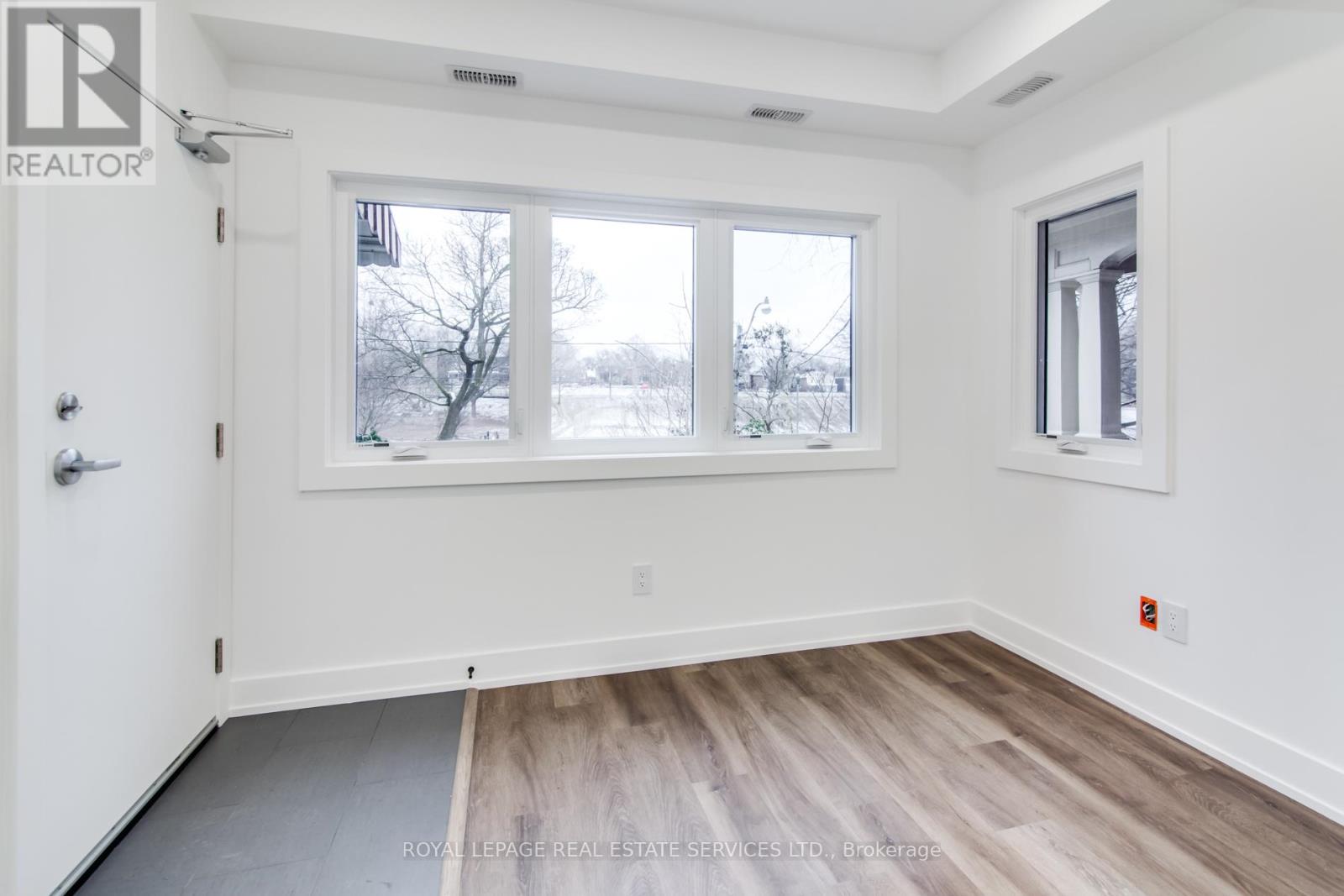 M - 716 Logan Avenue, Toronto, Ontario  M4K 3C6 - Photo 3 - E12468371