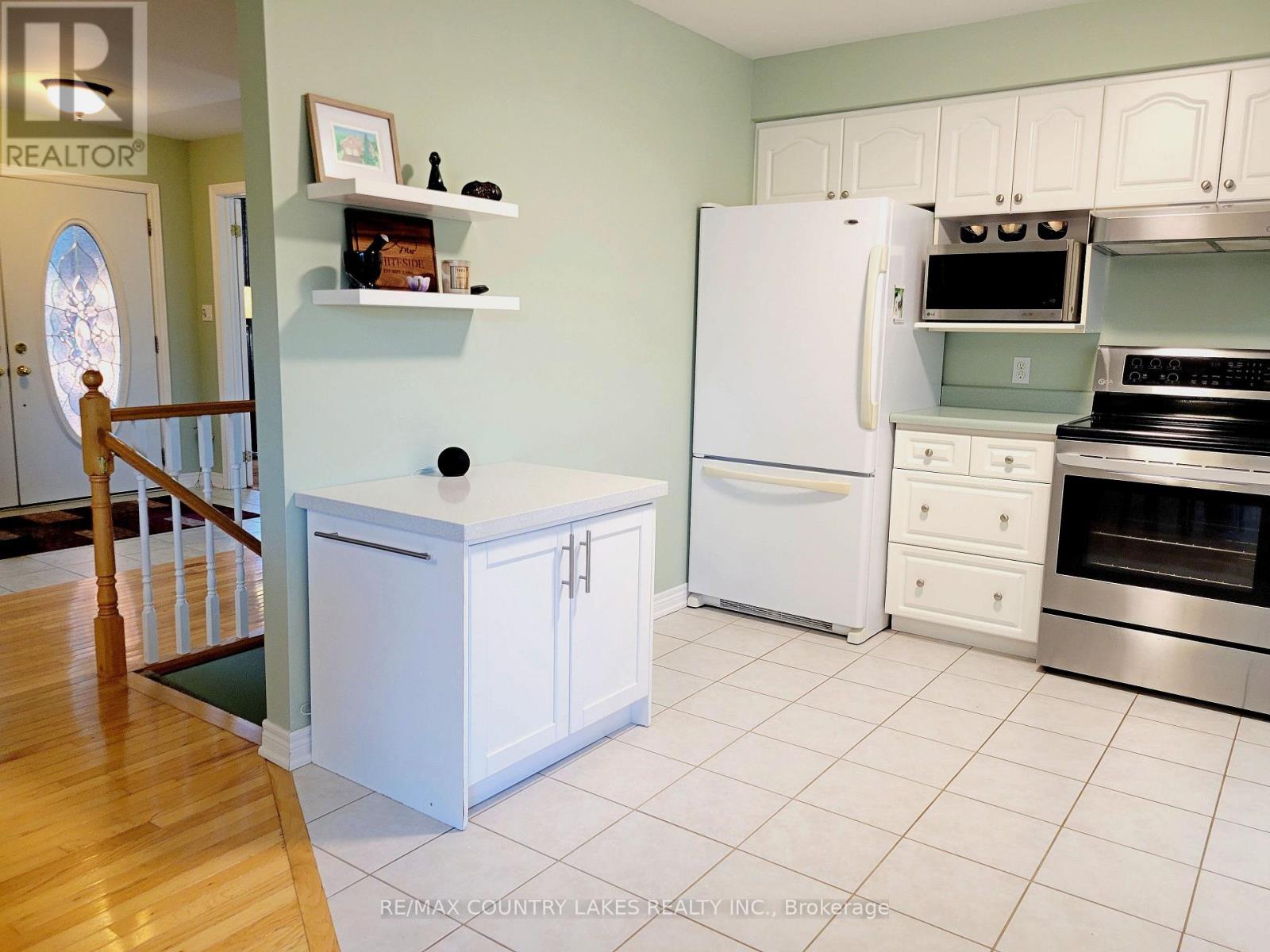 57 Eakins Court, Kawartha Lakes, Ontario  K9V 6J9 - Photo 12 - X12468190