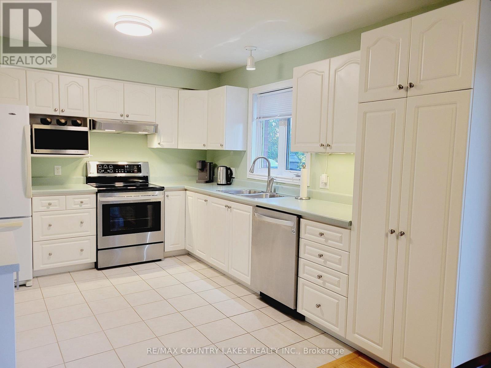 57 Eakins Court, Kawartha Lakes, Ontario  K9V 6J9 - Photo 13 - X12468190