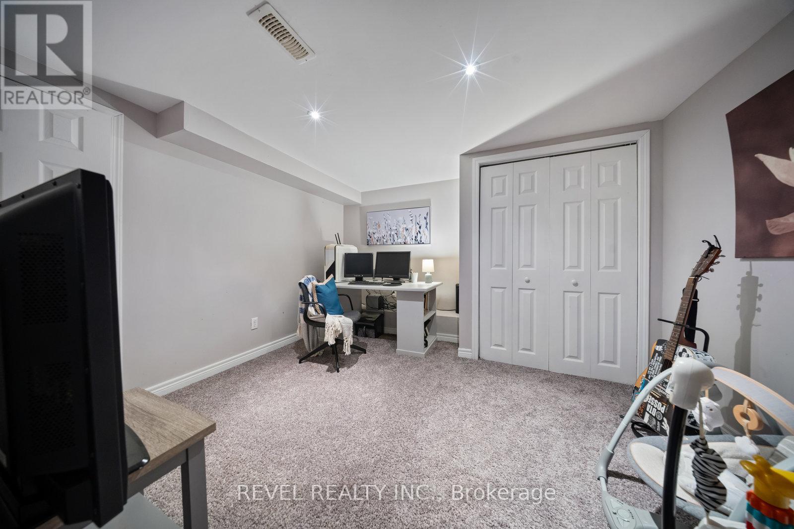 84 Jennings Road, Brantford, Ontario  N3T 5L7 - Photo 32 - X12468238