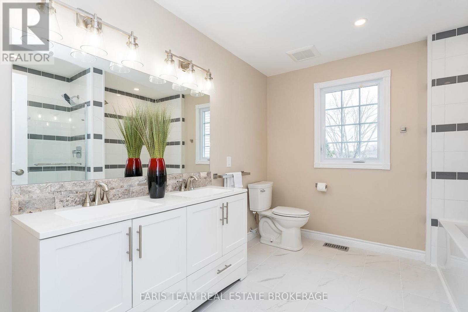 15 Lankin Avenue, Bracebridge, Ontario  P1L 1Y4 - Photo 17 - X12468245