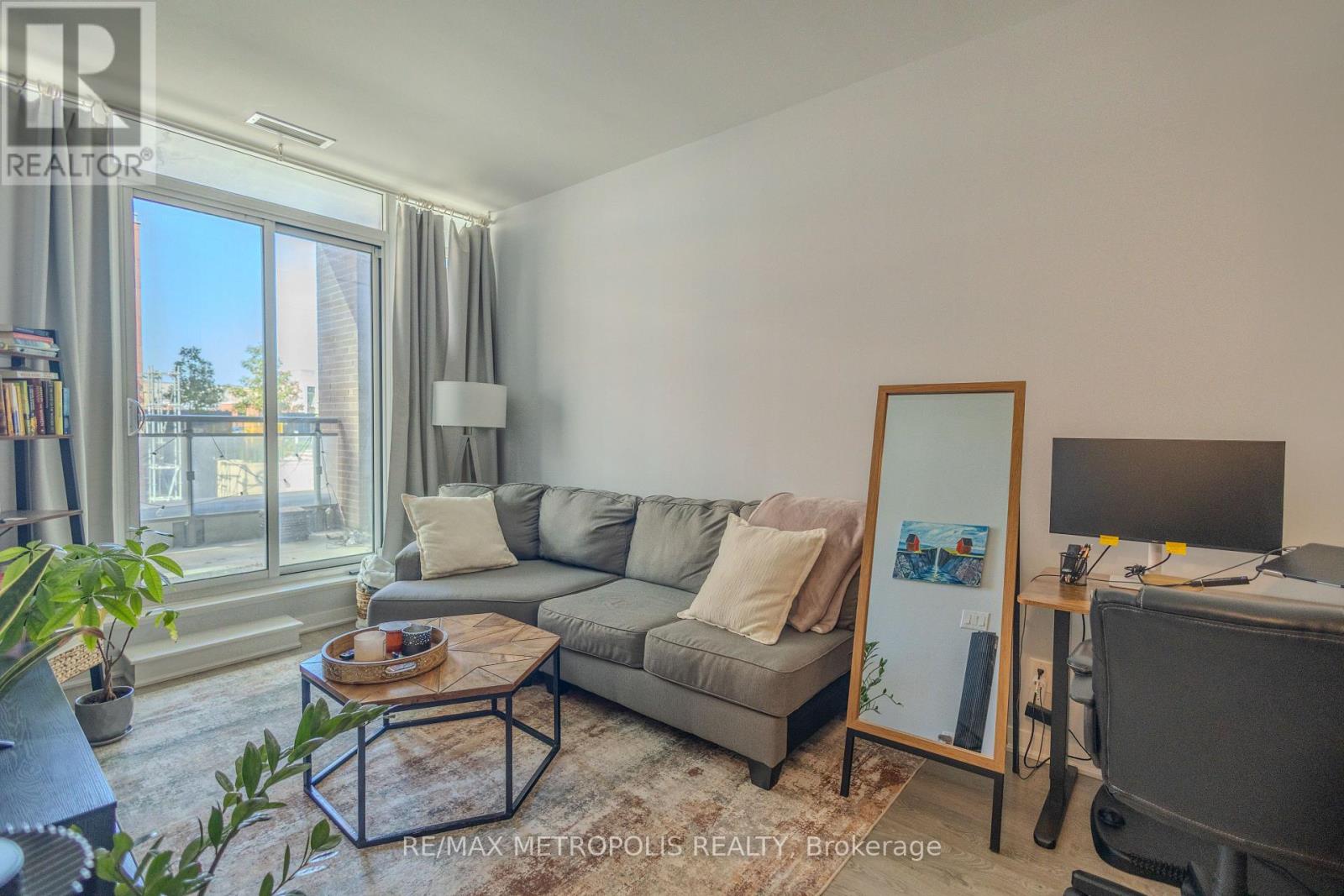 110 - 85 Duke Street, Kitchener, Ontario  N2G 1A6 - Photo 9 - X12468251