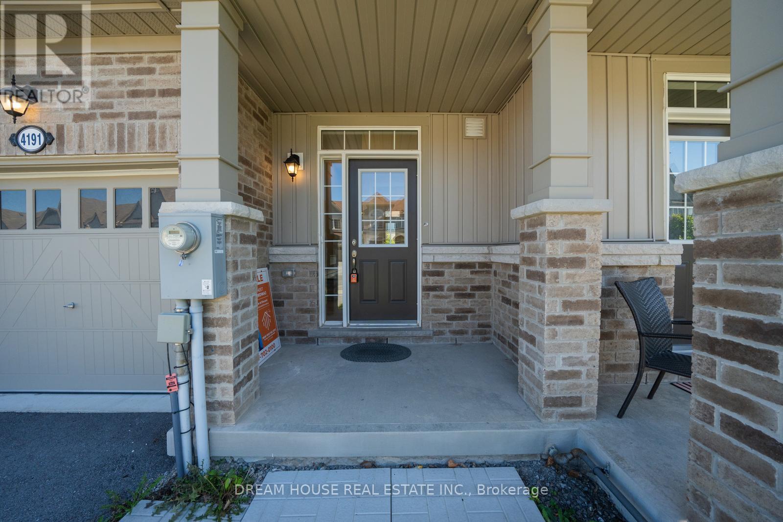 4191 Cherry Heights Boulevard, Lincoln, Ontario  L3J 0R3 - Photo 2 - X12468273