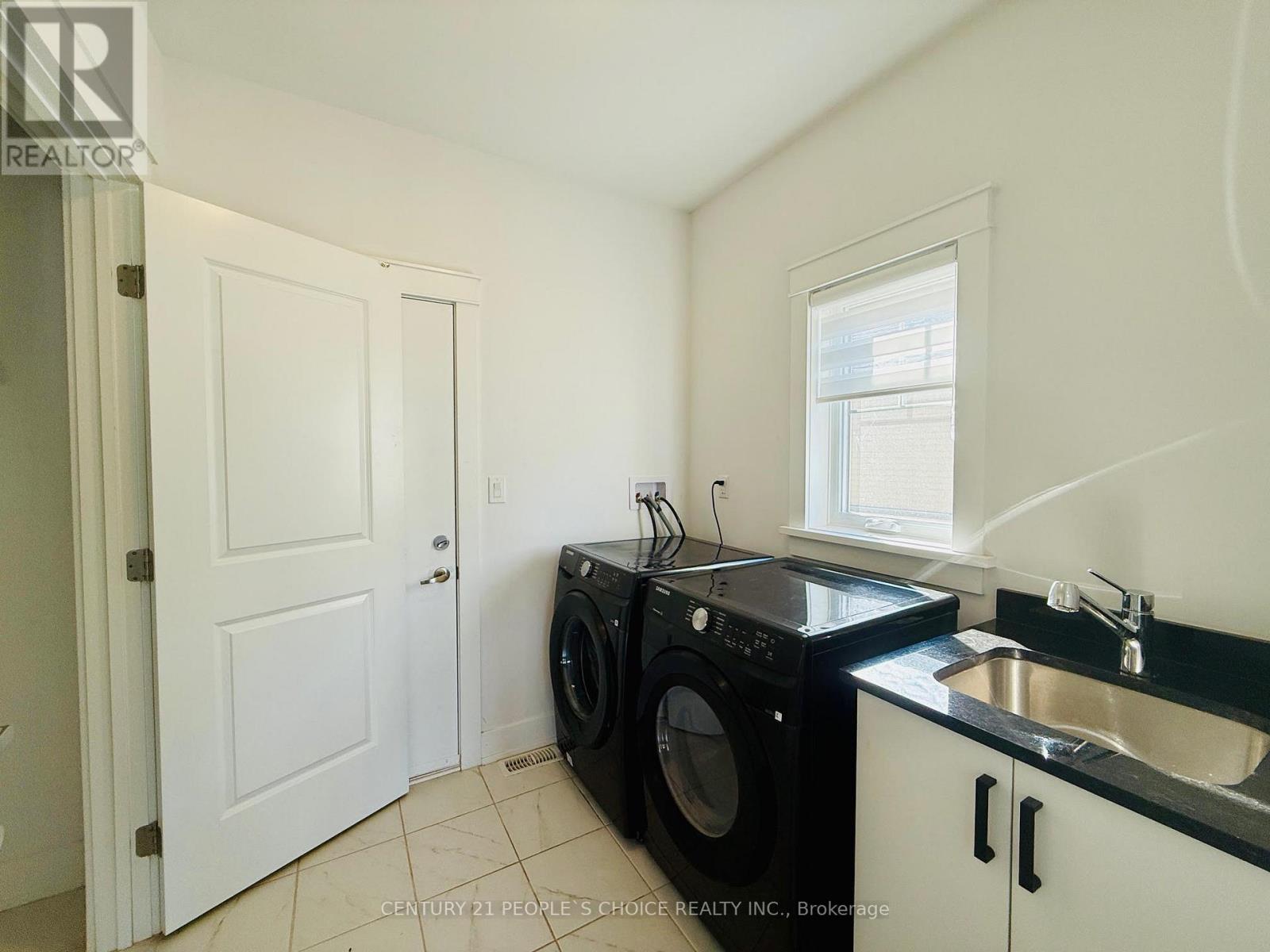 266 Snowberry Lane, Georgian Bluffs, Ontario  N0H 1S0 - Photo 19 - X12468293
