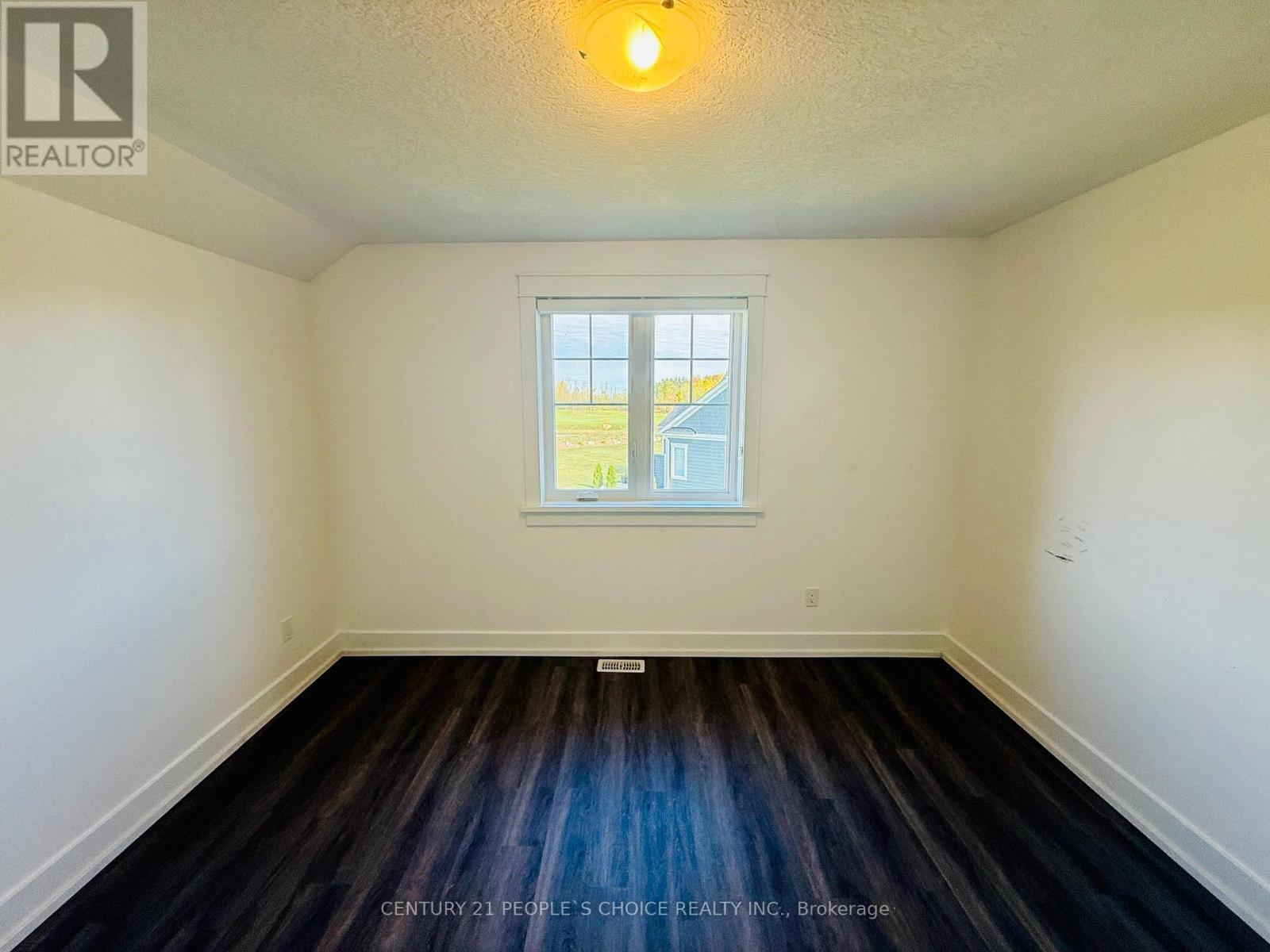 266 Snowberry Lane, Georgian Bluffs, Ontario  N0H 1S0 - Photo 28 - X12468293