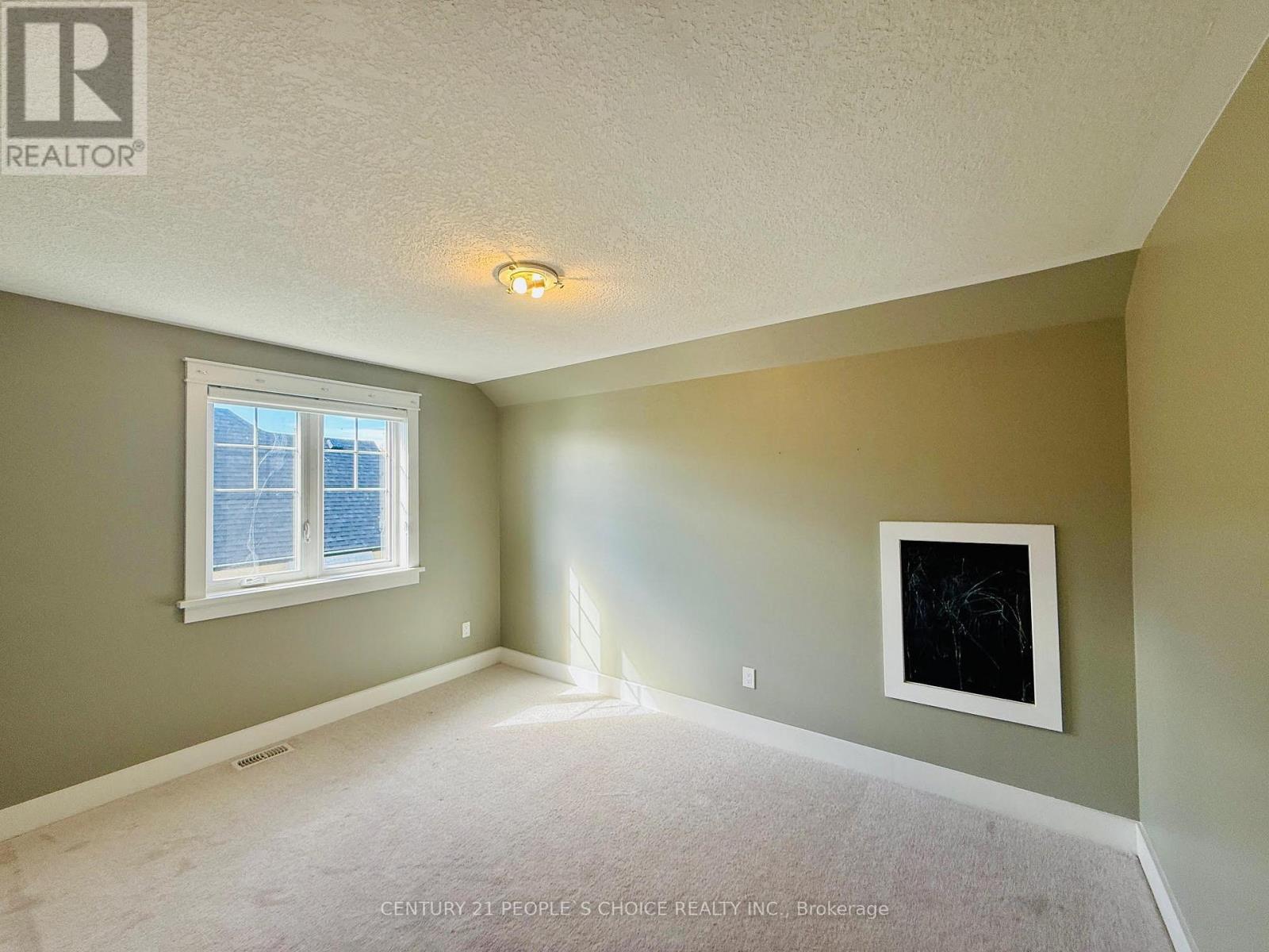 266 Snowberry Lane, Georgian Bluffs, Ontario  N0H 1S0 - Photo 31 - X12468293