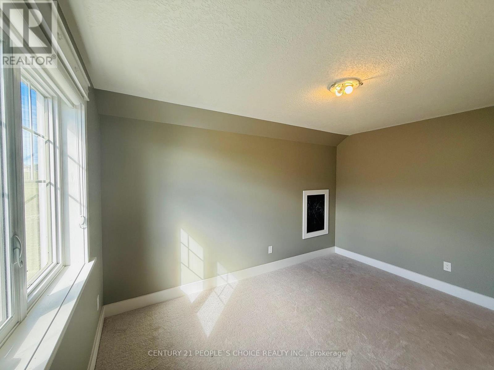 266 Snowberry Lane, Georgian Bluffs, Ontario  N0H 1S0 - Photo 33 - X12468293