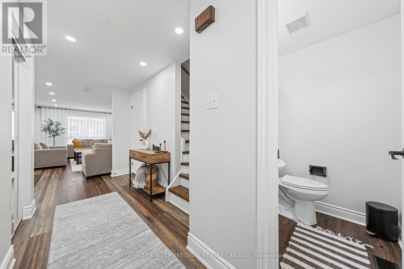 64 Glenbrook Crescent, Cambridge, Ontario  N1R 7Z2 - Photo 5 - X12468310