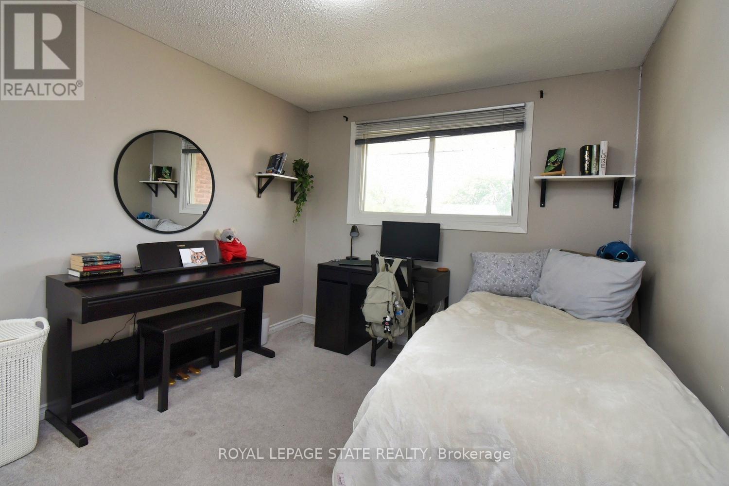 122 - 150 Gateshead Crescent, Hamilton, Ontario  L8G 4A7 - Photo 10 - X12468355