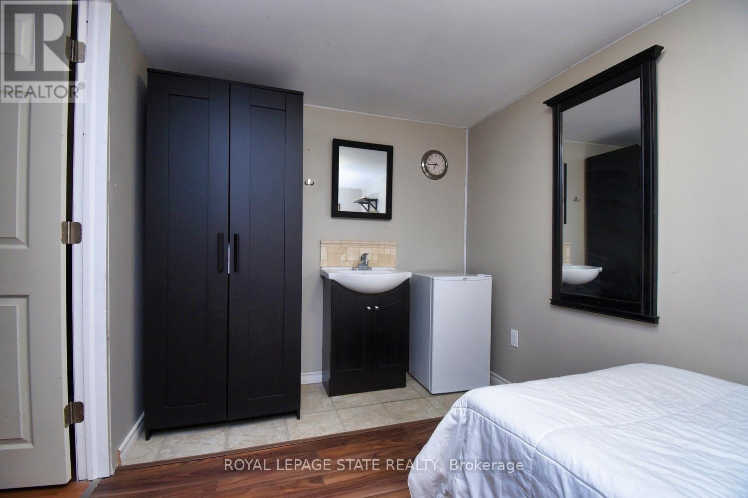 122 - 150 Gateshead Crescent, Hamilton, Ontario  L8G 4A7 - Photo 18 - X12468355