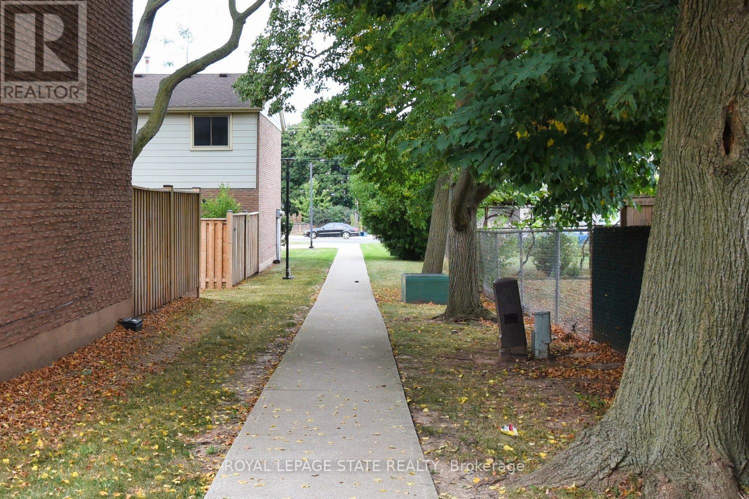 122 - 150 Gateshead Crescent, Hamilton, Ontario  L8G 4A7 - Photo 22 - X12468355