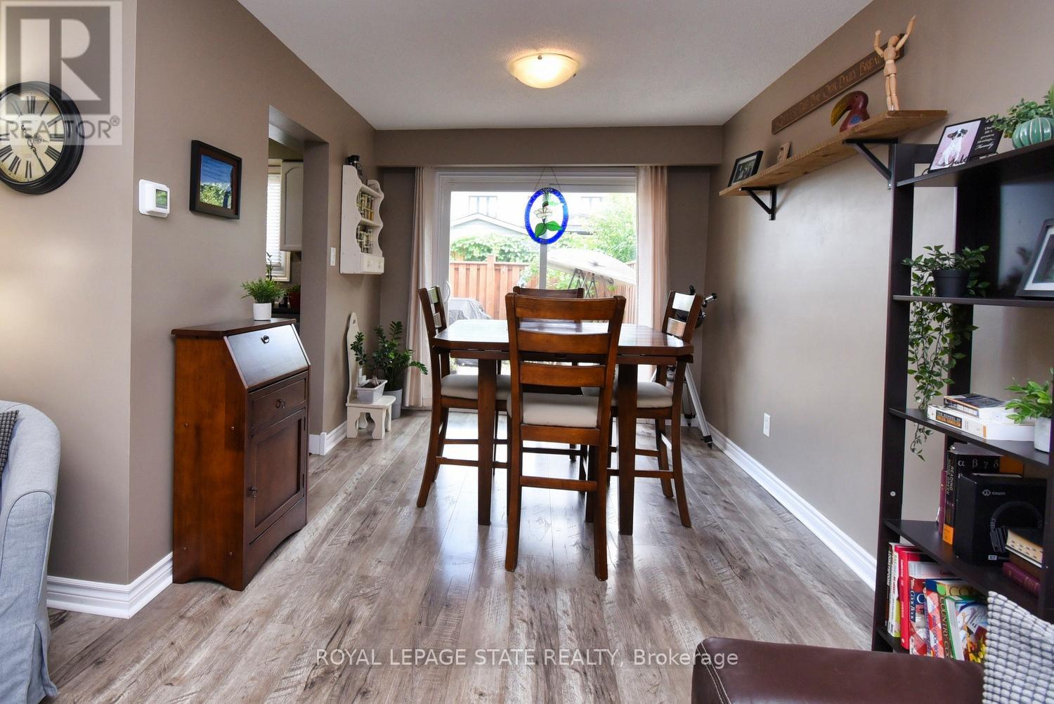 122 - 150 Gateshead Crescent, Hamilton, Ontario  L8G 4A7 - Photo 4 - X12468355
