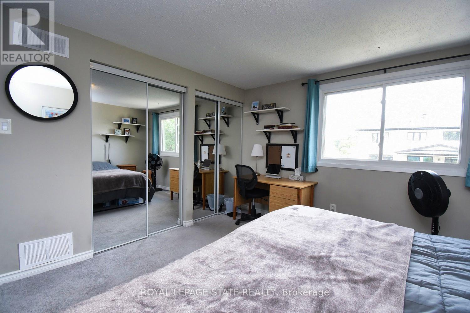 122 - 150 Gateshead Crescent, Hamilton, Ontario  L8G 4A7 - Photo 9 - X12468355
