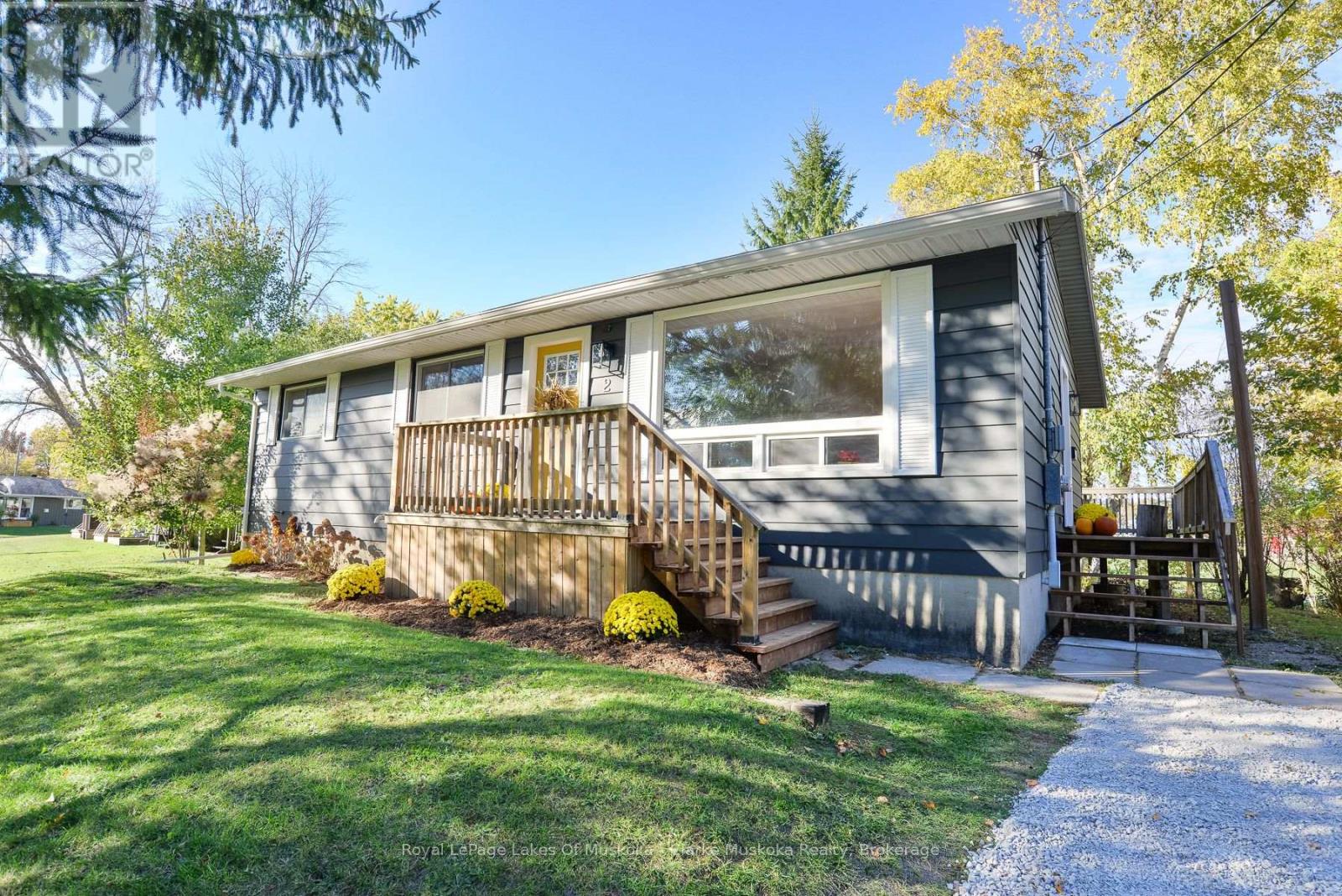 2 Sunset Crescent, Severn, Ontario  L0K 1E0 - Photo 2 - S12468472