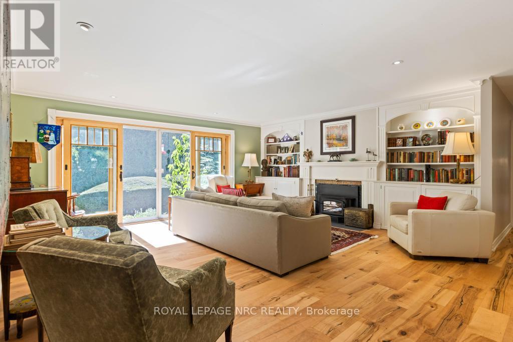 Property at 7 CHRISTOPHER STREET image 3