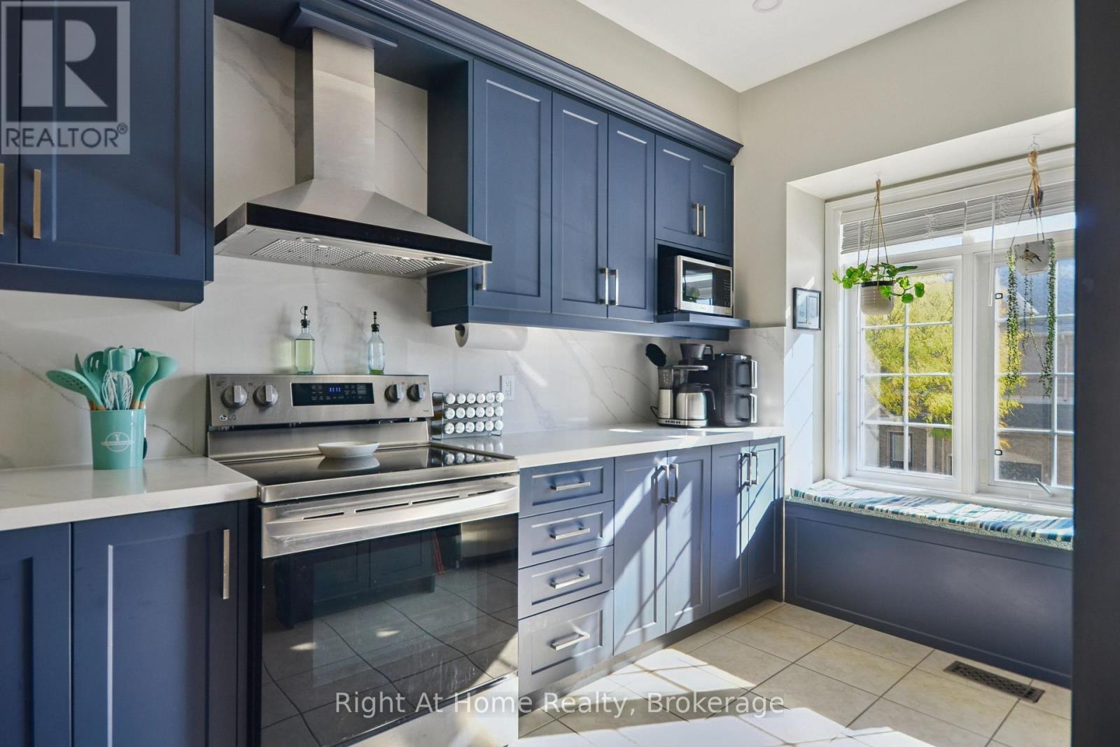 34 - 5080 Fairview Street, Burlington, Ontario  L7L 7E9 - Photo 14 - W12468523