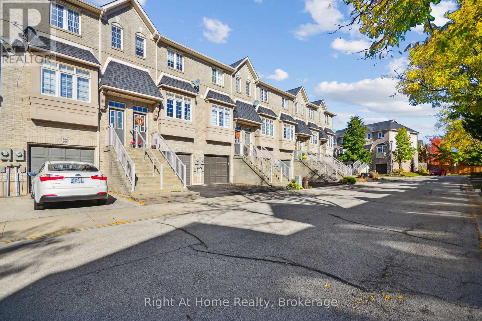 34 - 5080 Fairview Street, Burlington, Ontario  L7L 7E9 - Photo 3 - W12468523