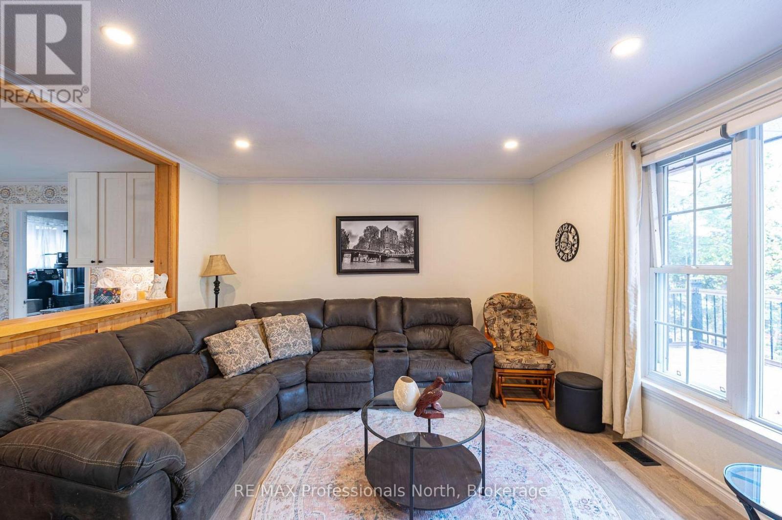 26 Reid Street, Trent Lakes, Ontario  K0M 2A0 - Photo 9 - X12468458