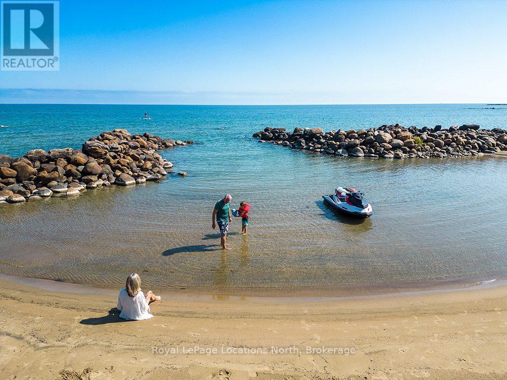 183 Lake Drive, Blue Mountains, Ontario N0H 2P0 - Photo 31 - X12468568