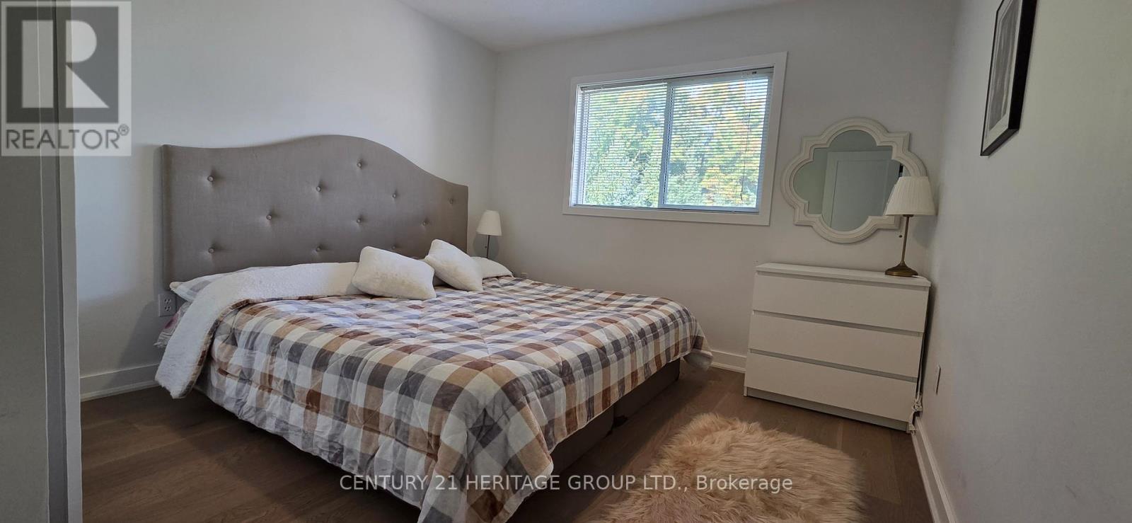337 Carruthers Avenue, Newmarket, Ontario  L3X 2B7 - Photo 21 - N12468416