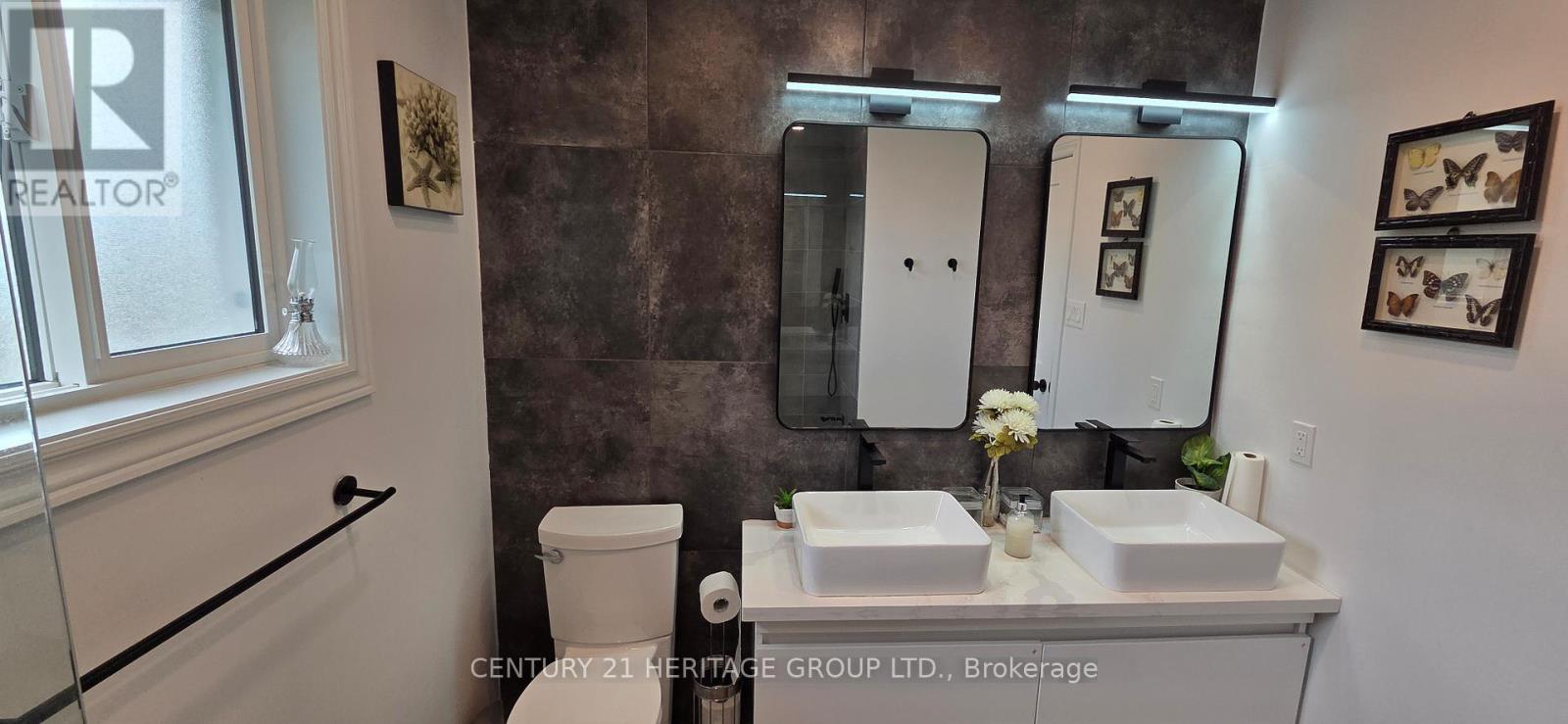 337 Carruthers Avenue, Newmarket, Ontario  L3X 2B7 - Photo 25 - N12468416