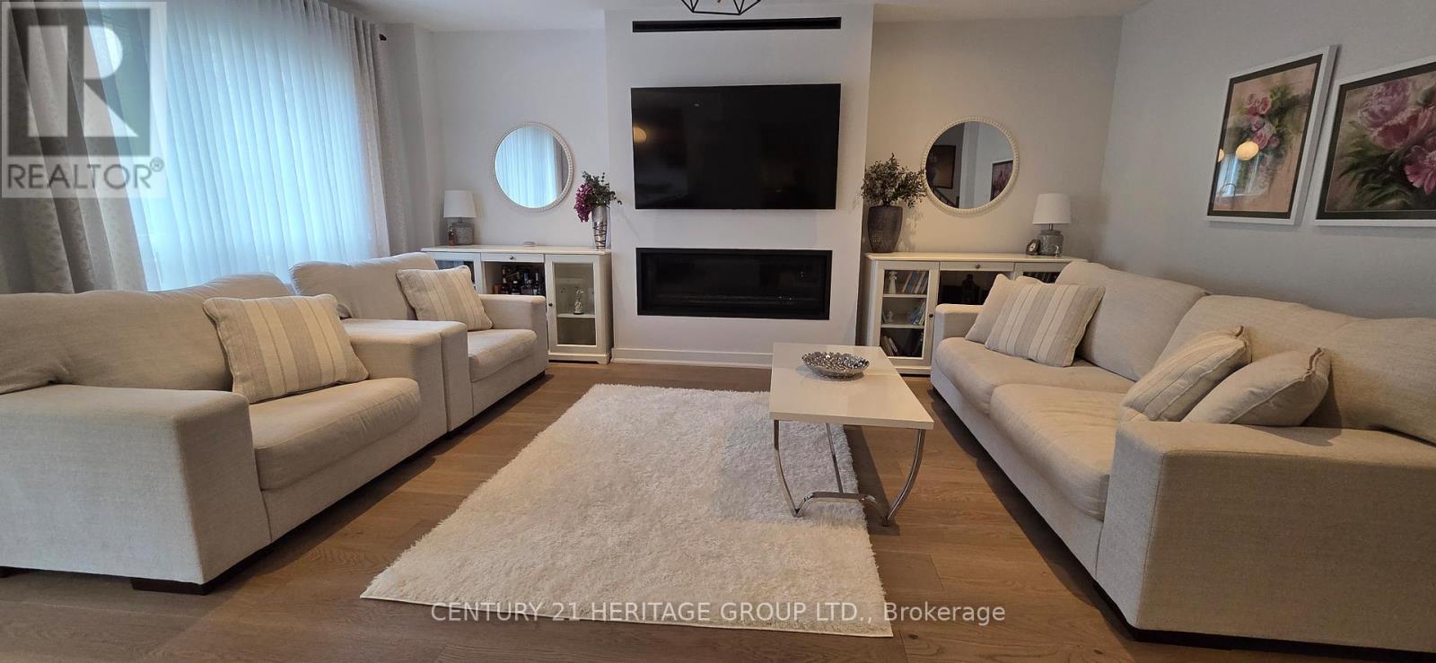 337 Carruthers Avenue, Newmarket, Ontario  L3X 2B7 - Photo 4 - N12468416