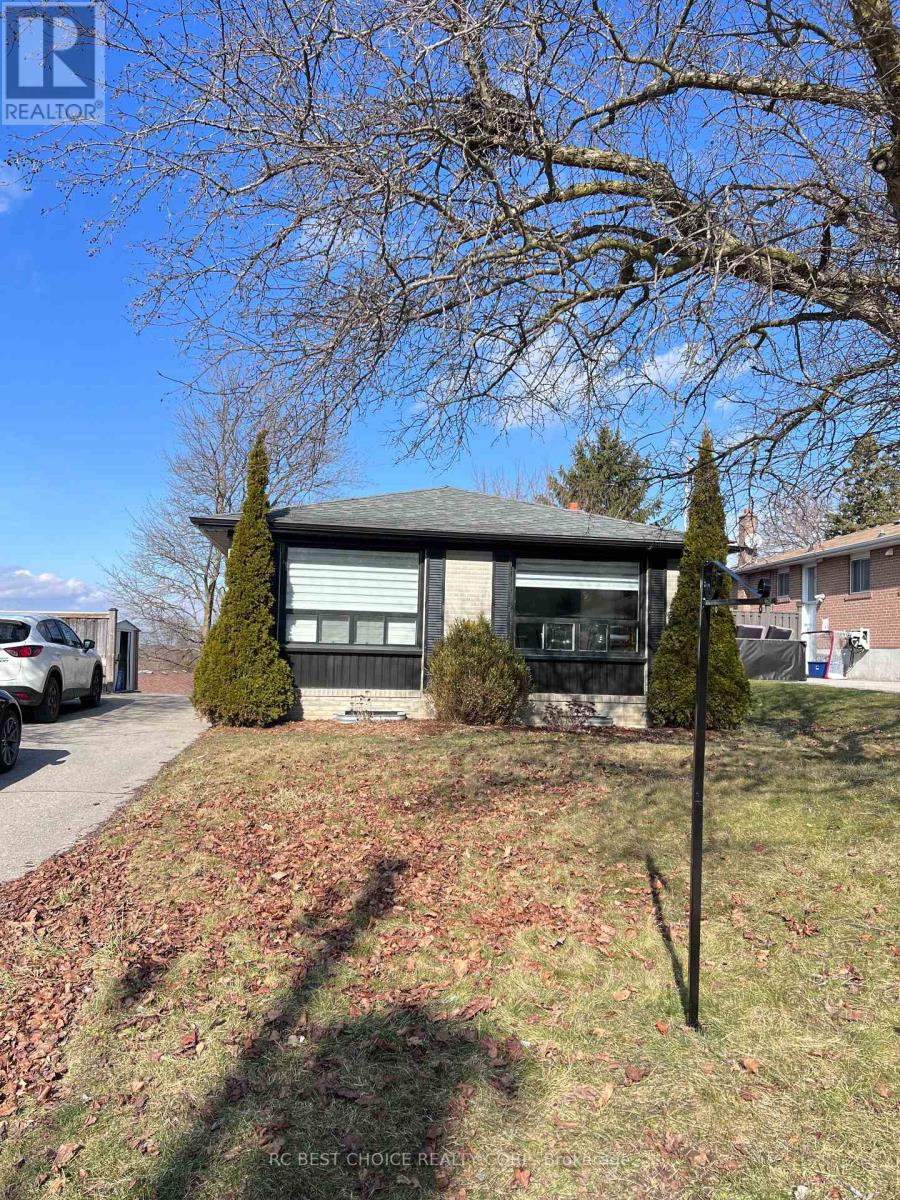 B - 747 BOTANY HILL CRESCENT, Newmarket, Ontario