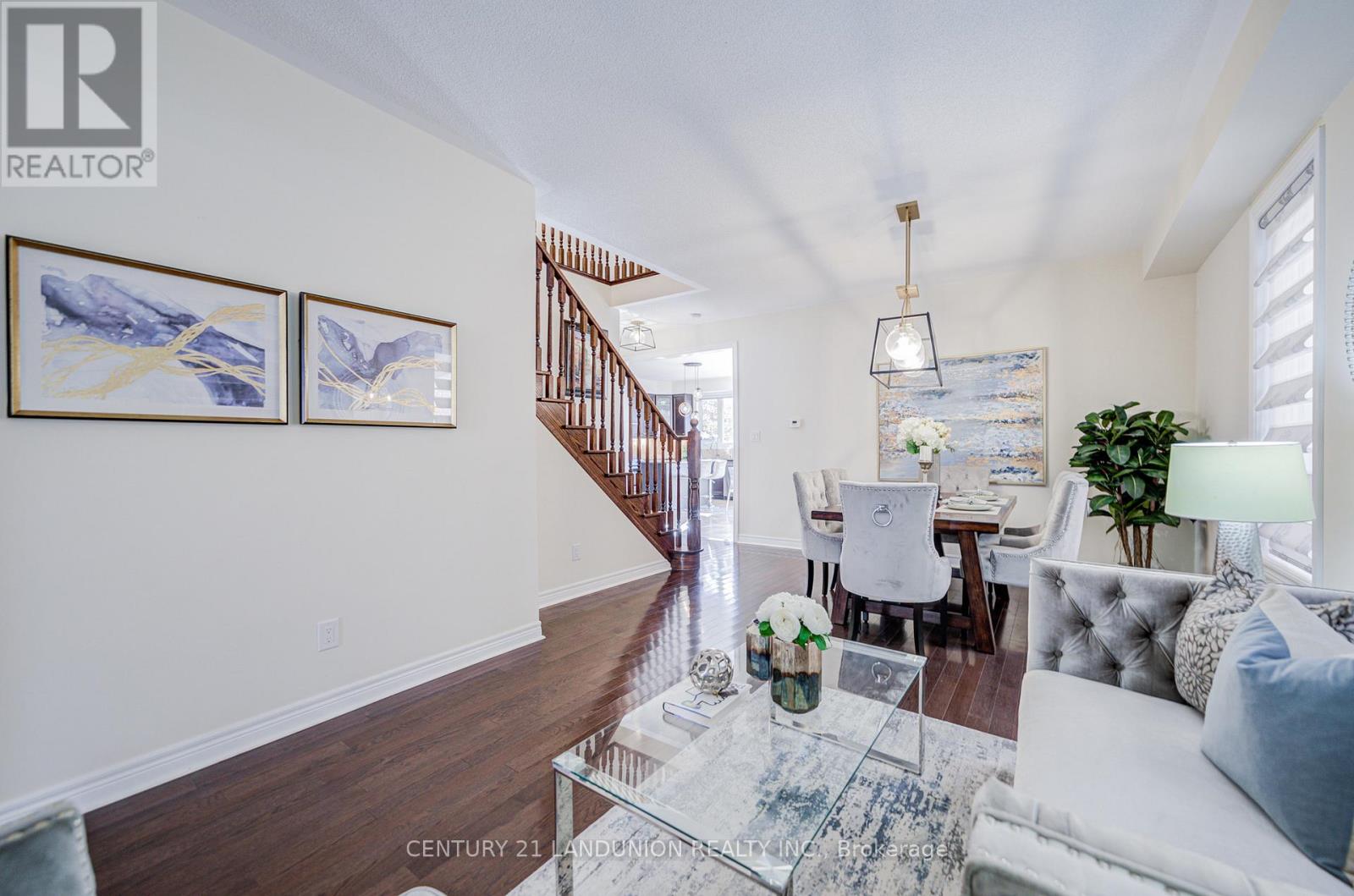 60 James Joyce Drive, Markham, Ontario  L6C 0N7 - Photo 10 - N12468454