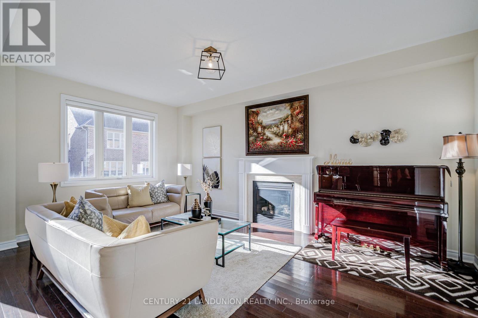60 James Joyce Drive, Markham, Ontario  L6C 0N7 - Photo 14 - N12468454
