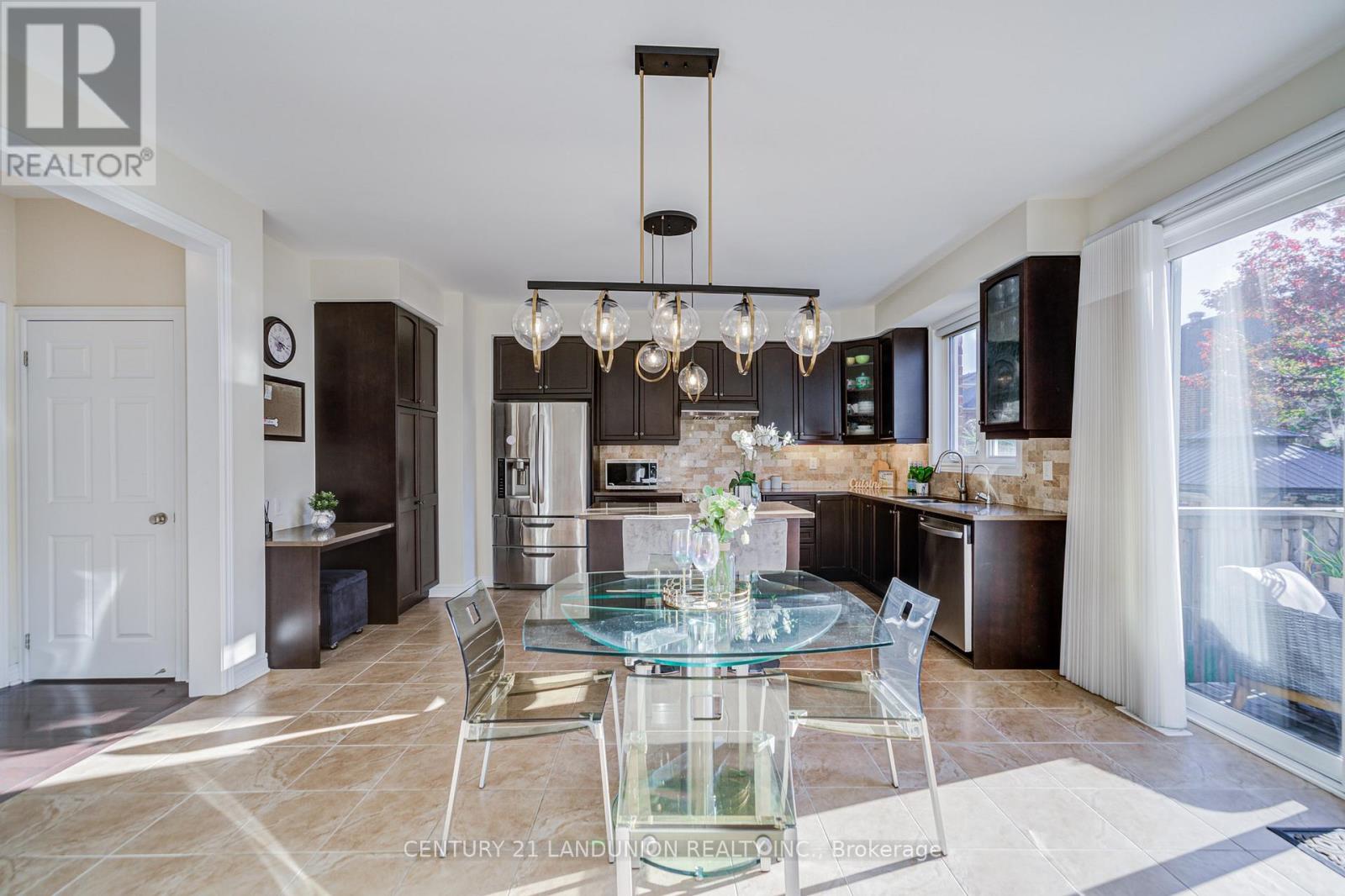60 James Joyce Drive, Markham, Ontario  L6C 0N7 - Photo 19 - N12468454