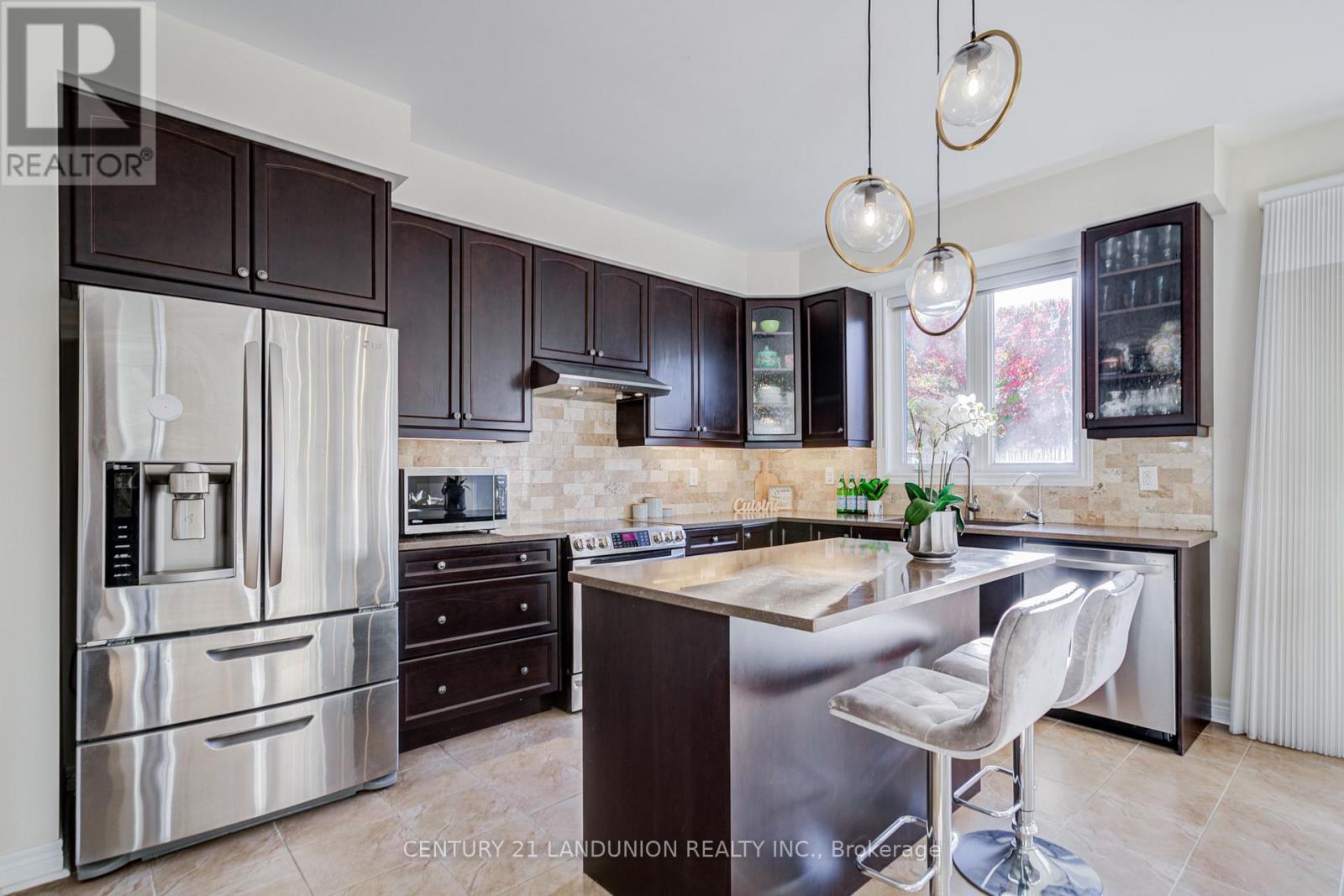 60 James Joyce Drive, Markham, Ontario  L6C 0N7 - Photo 22 - N12468454