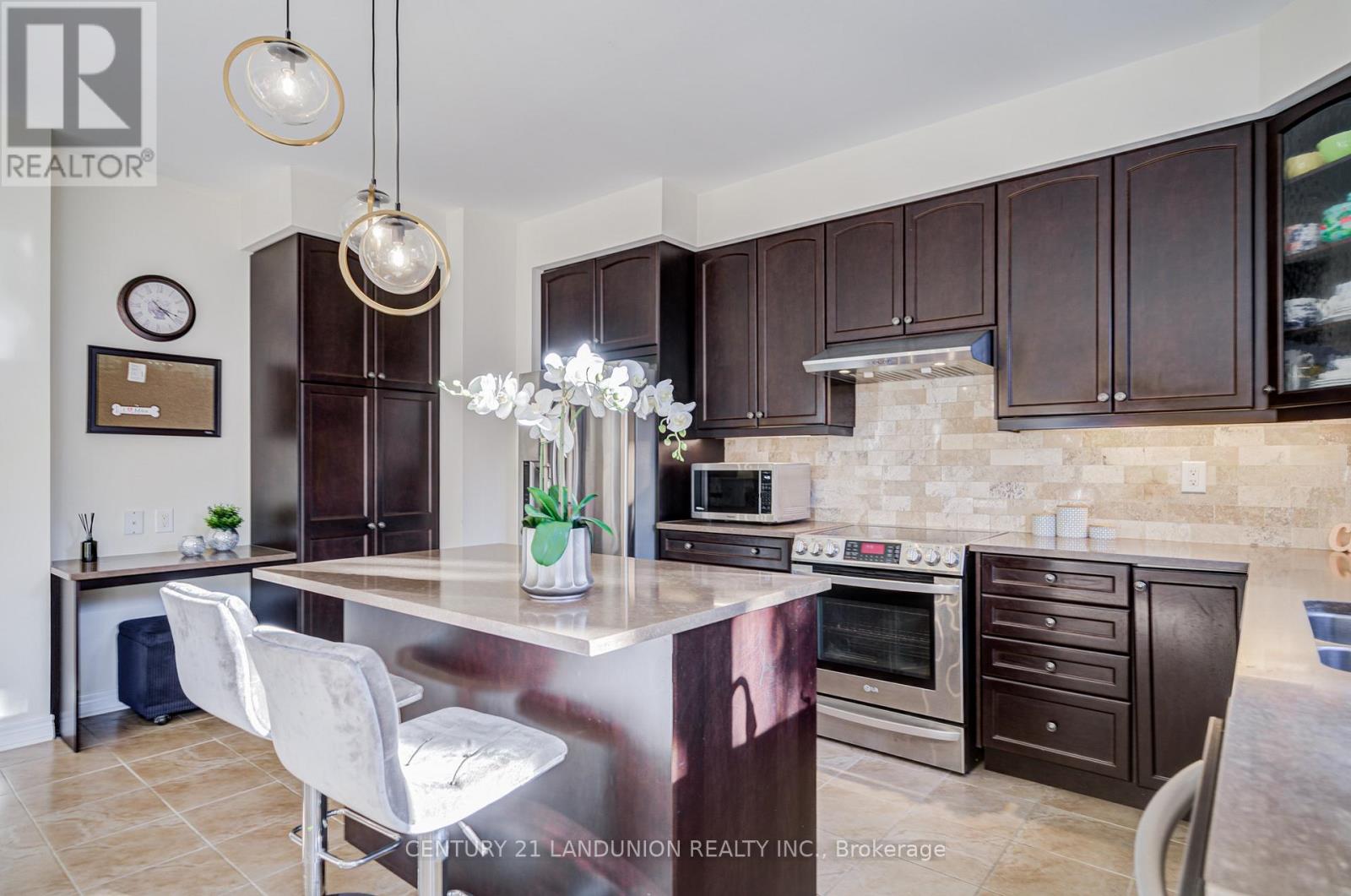 60 James Joyce Drive, Markham, Ontario  L6C 0N7 - Photo 24 - N12468454