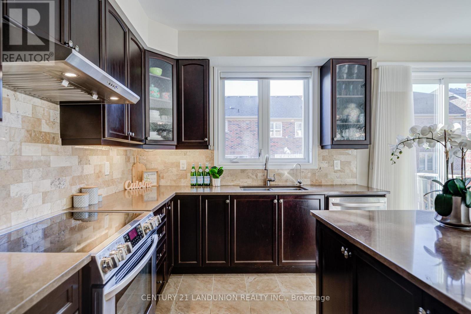 60 James Joyce Drive, Markham, Ontario  L6C 0N7 - Photo 25 - N12468454