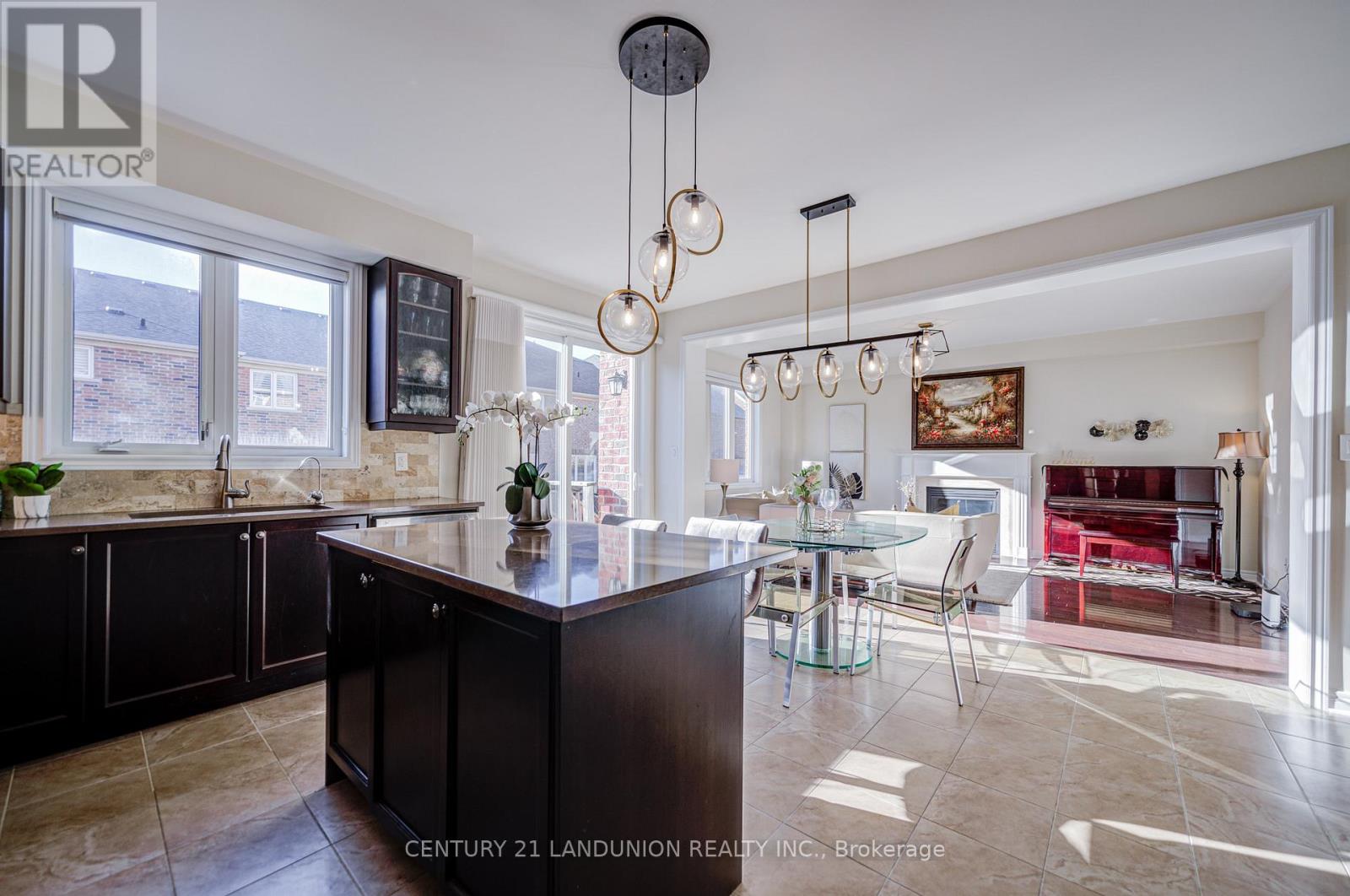 60 James Joyce Drive, Markham, Ontario  L6C 0N7 - Photo 26 - N12468454