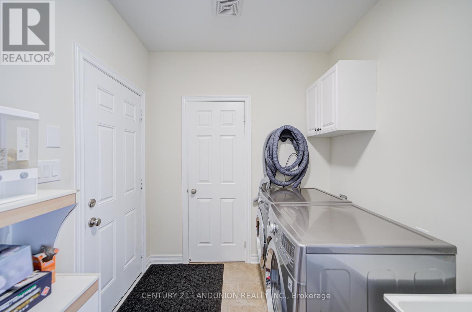 60 James Joyce Drive, Markham, Ontario  L6C 0N7 - Photo 27 - N12468454