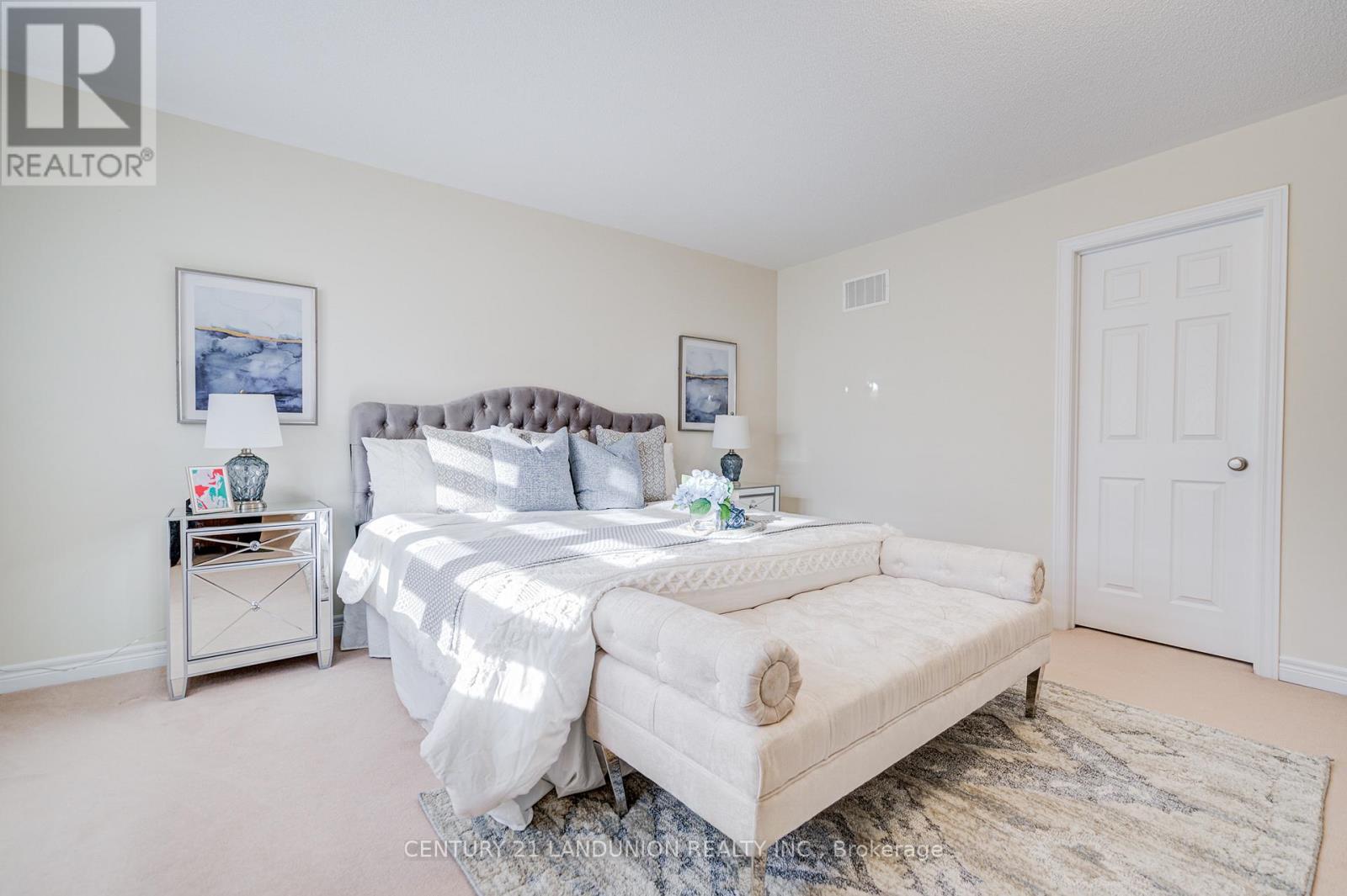 60 James Joyce Drive, Markham, Ontario  L6C 0N7 - Photo 34 - N12468454