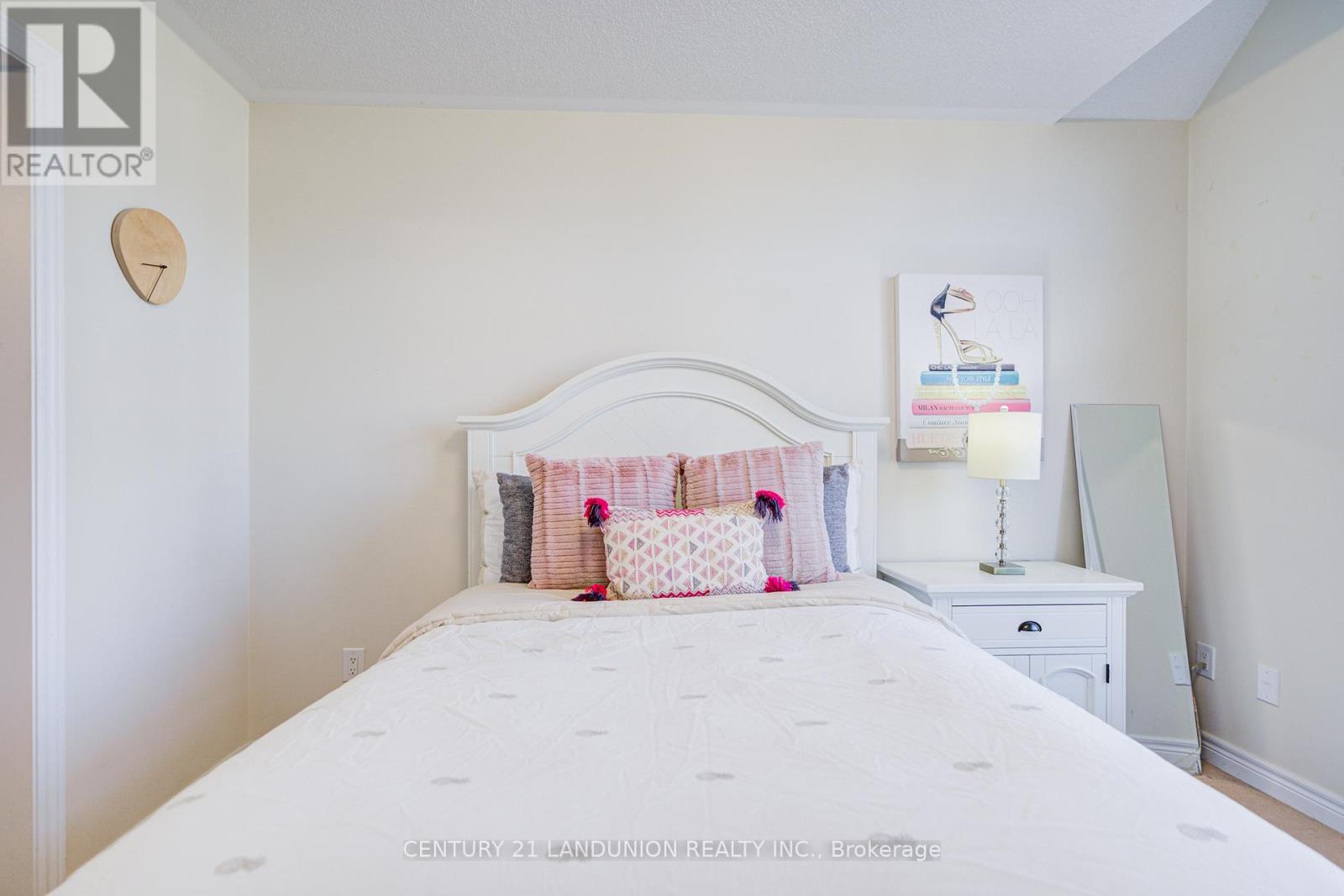 60 James Joyce Drive, Markham, Ontario  L6C 0N7 - Photo 41 - N12468454
