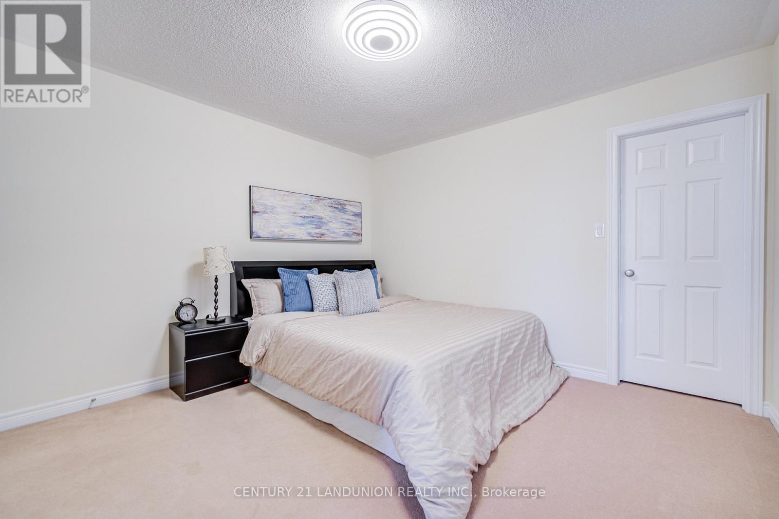 60 James Joyce Drive, Markham, Ontario  L6C 0N7 - Photo 43 - N12468454
