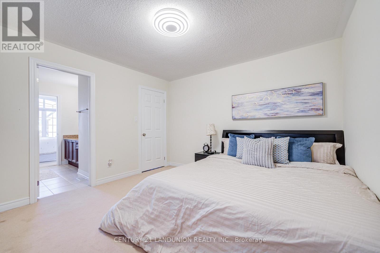 60 James Joyce Drive, Markham, Ontario  L6C 0N7 - Photo 44 - N12468454