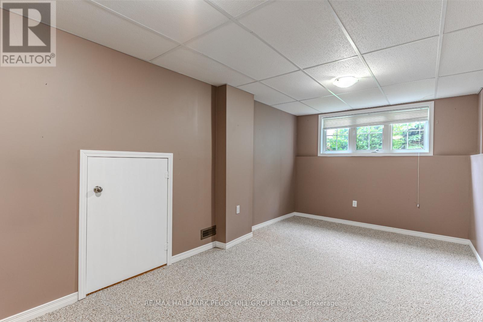 31 Fawndale Crescent, Wasaga Beach, Ontario  L9Z 2B3 - Photo 12 - S12468413