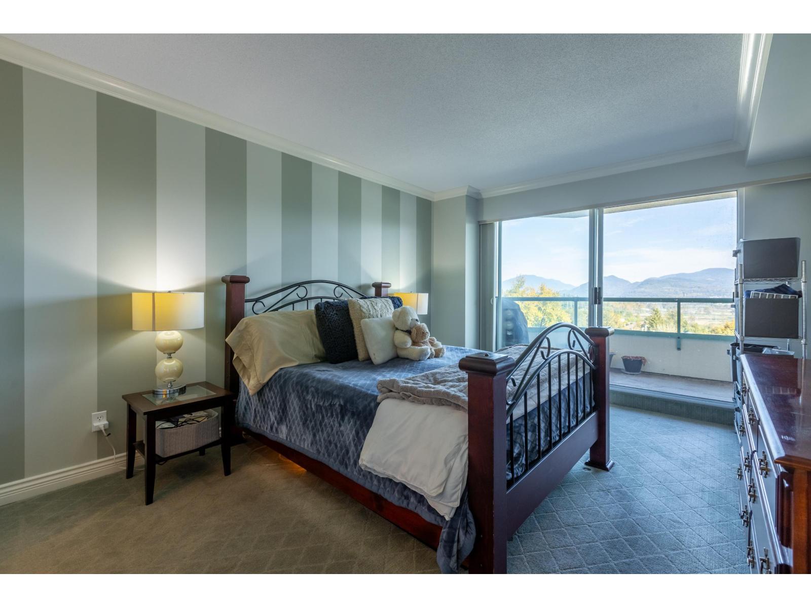 801 3190 Gladwin Road, Abbotsford, British Columbia  V2T 5T2 - Photo 2 - R3059053