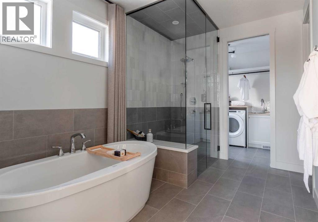 229 Rowmont Drive Nw, Calgary, Alberta  T3L 0J3 - Photo 24 - A2248715