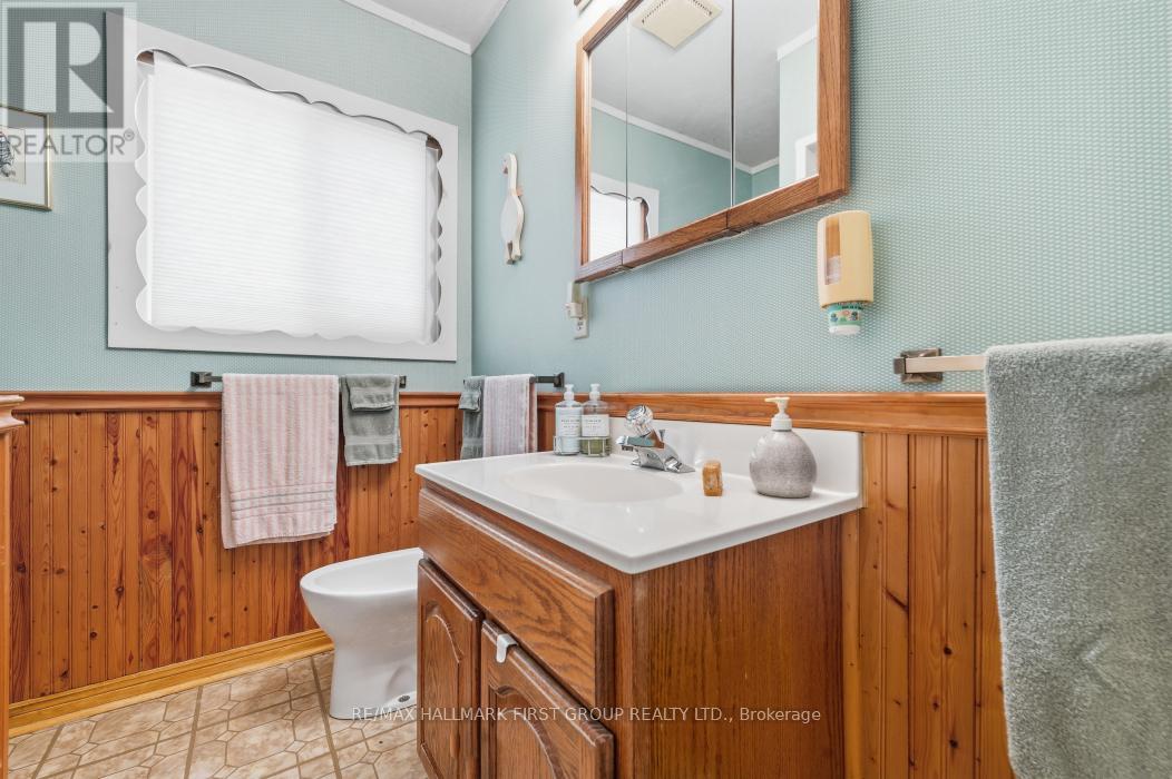 74 Cottage Lane, Tweed (Elzevir (Twp)), Ontario  K0K 3J0 - Photo 35 - X12468553